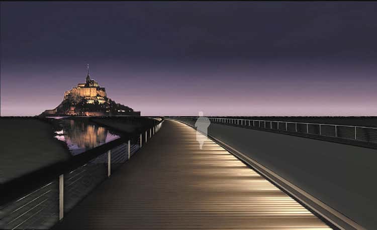 Pont-passerelle du Mont-Saint-Michel la nuit