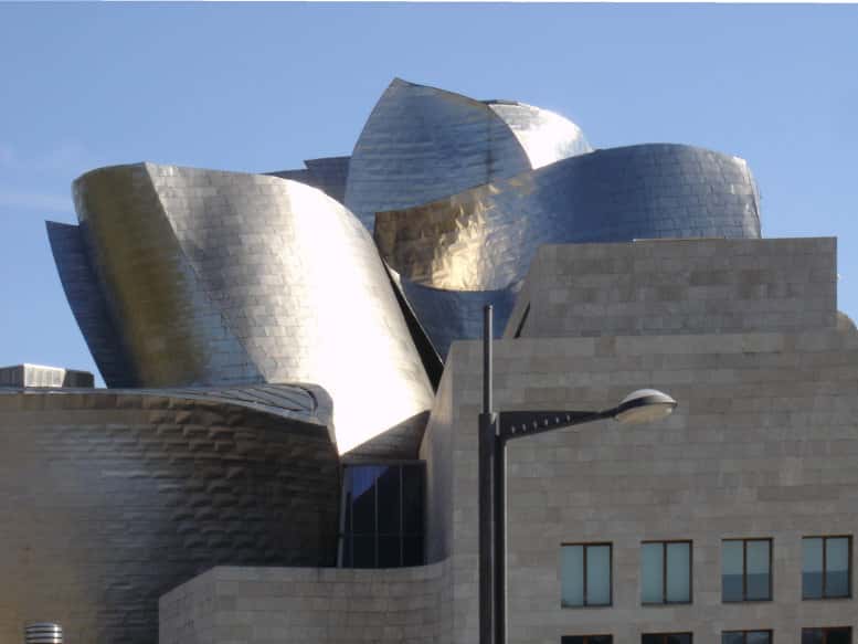 Le musée Guggenheim de Bilbao, en titane et calcaire