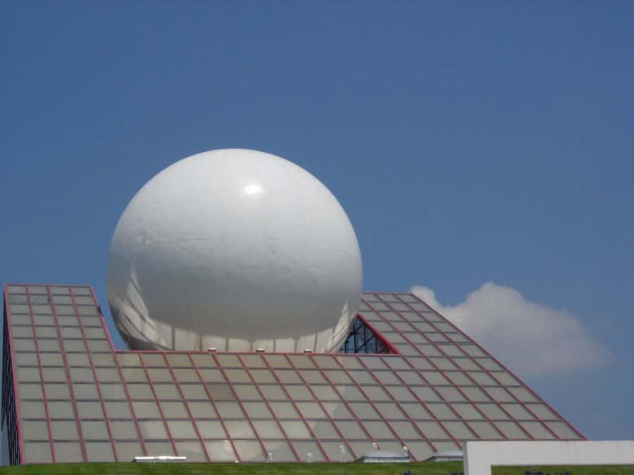 Le pavillon du Futuroscope et son ancienne sphère