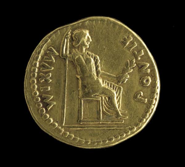 Monnaie ronde en or représentant Tibère