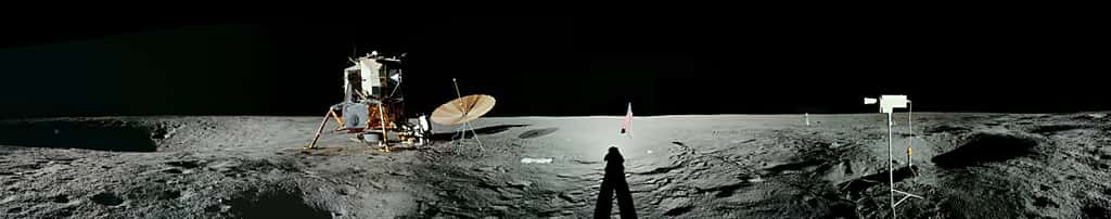 Apollo 12 sur l'Océan des Tempêtes.