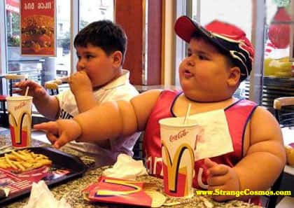 L'obésité infantile est un véritable problème de santé publique. Plusieurs facteurs sont en cause, comme un excès de nourriture, un manque d'exercice et... un déficit de sommeil. © robad0b, Flickr, cc by sa 2.0
