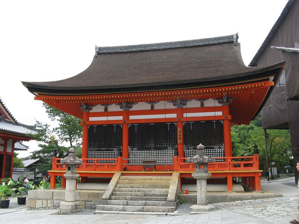 L’un des temples de l’ensemble Kiyomizu, à Kyoto. © Kenpei, CC by-sa 3.0