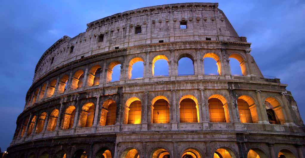 Le Colisée de Rome, emblème de la ville antique, fait partie du patrimoine italien. Aujourd’hui en état de ruine, il attire toujours plus de quatre millions de visiteurs chaque année. © Unsplash, DP