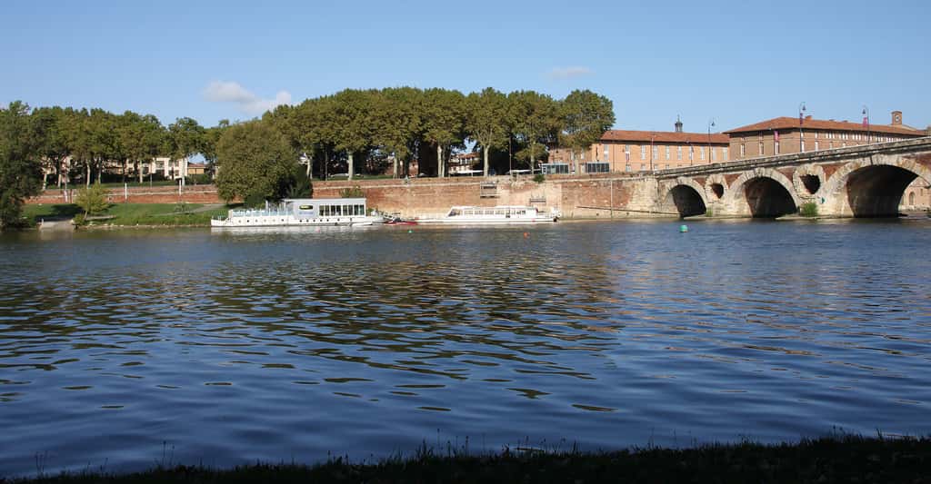 La Garonne : activités et crues du fleuve