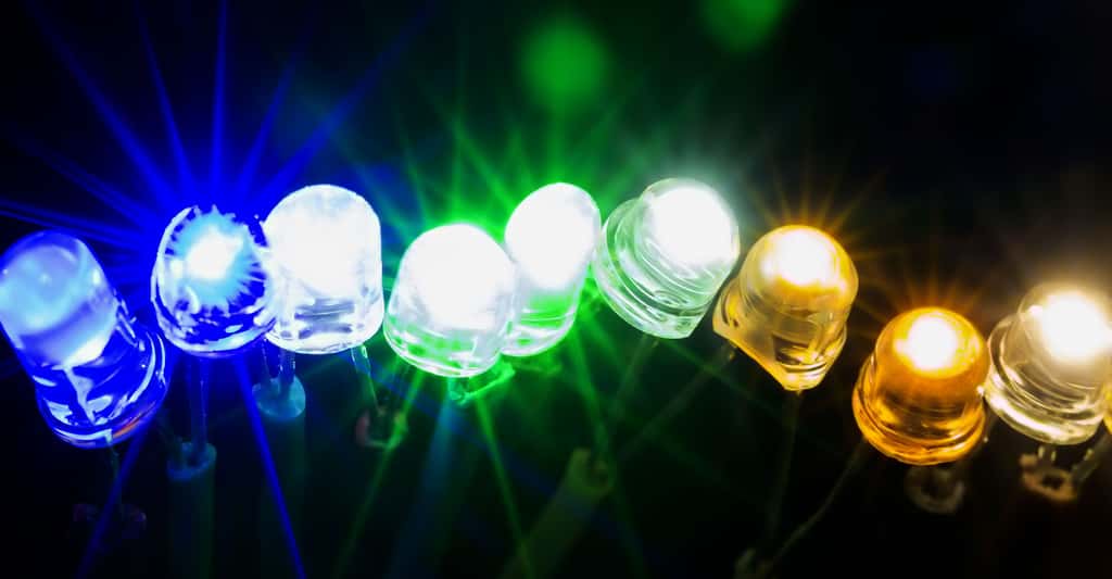 Diodes fluorescentes. © Verkhovynets Taras, Shutterstock