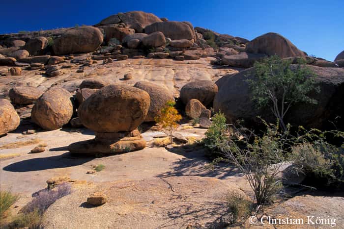 Des boules de granite dans la région d’Ameib. © Christian König, DR