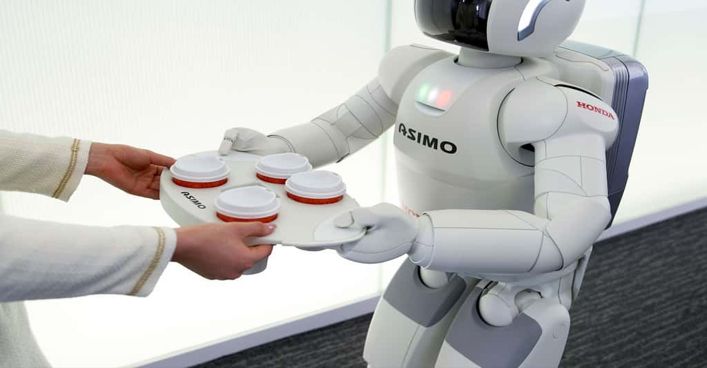 Asimo, le robot qui tend vers le plus de polyvalence. © Honda
