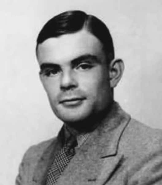 Portrait d’Alan Turing dans les années 1940. © <a target="_blank" href="http://www.criticalgamer.co.uk/2009/09/19/thank-you-alan-turing/">Criticalgamer</a>