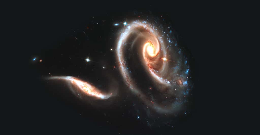 ARP 273 sont deux galaxies en interaction (UGC 1813, la plus petite, et UGC 1810, la plus grande). © <em>Nasa, ESA, and the Hubble Heritage Team (STScI/AURA)</em>, DP