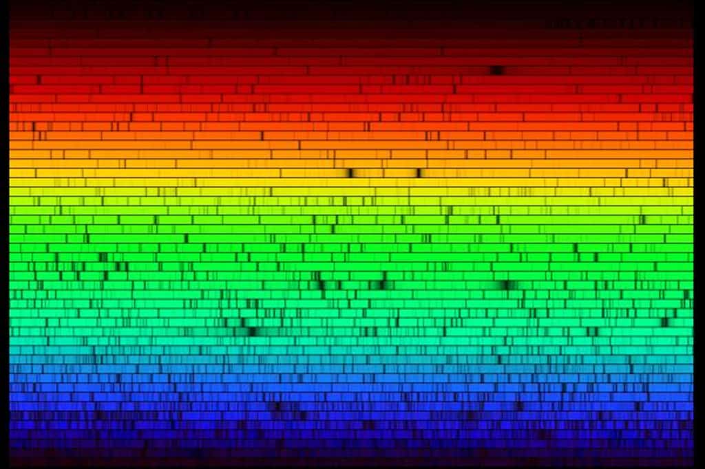 Comment savoir que les vibrations sonores du Soleil existent ? Ici spectre optique du Soleil. © Nigel Sharp (NSF), FTS, NSO, KPNO, Aura, NSF