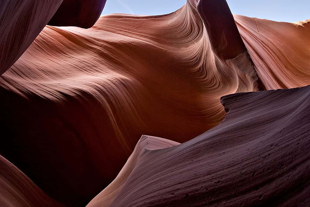 L’érosion du grès peut donner lieu à des modelés pittoresques, comme ici, à l'<em>Antelope Canyon</em> (Arizona, États-Unis). © Moondigger, CC by-sa 2.5 