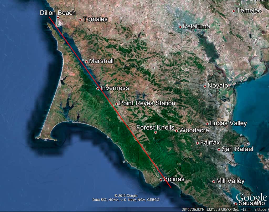 <em>Point Reyes</em> sur <em>Google Earth</em> : j'ai surligné la faille de San Andreas en rouge.    