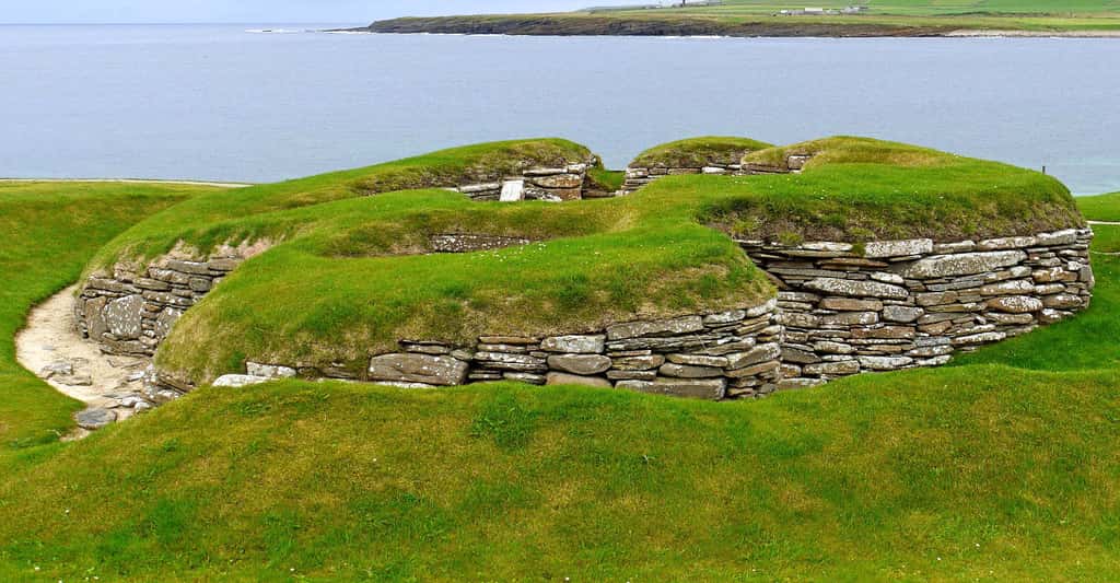 Comment était l'Écosse à la Préhistoire ? Ici, un groupe de maisons de Skara Brae. © Daniel Bordeleau, <em>Wikimedia Commons</em>, CC by-sa 4.0