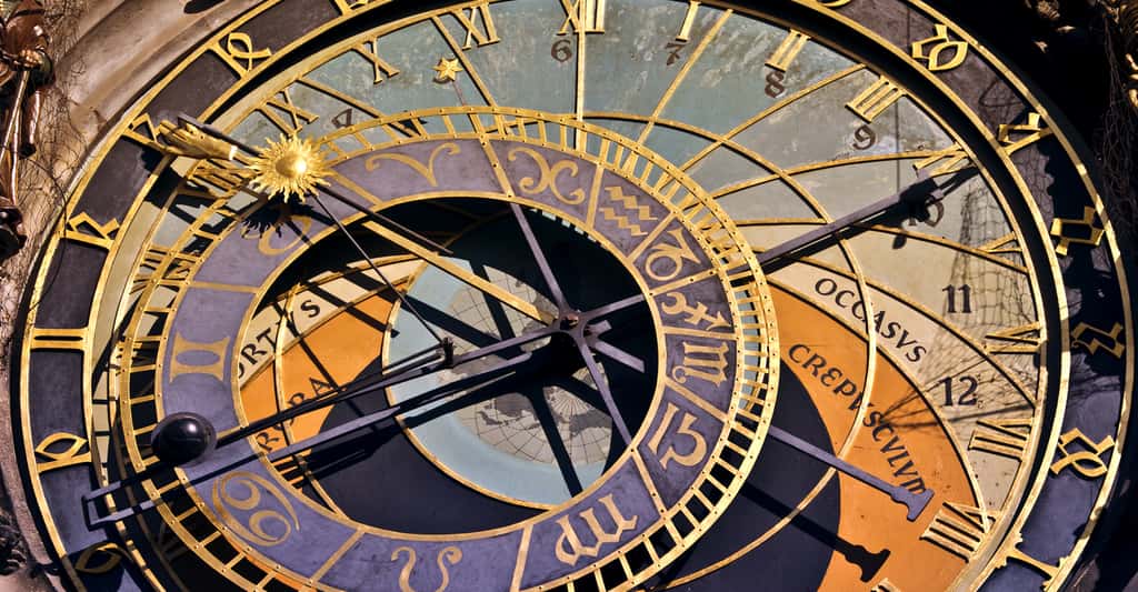 Avant de se lancer dans la construction d'un cadran solaire, mieux vaut avoir en tête quelques bases de mécanique céleste. Ici, l'horloge médiévale astronomique de Prague. © QQ7, Shutterstock