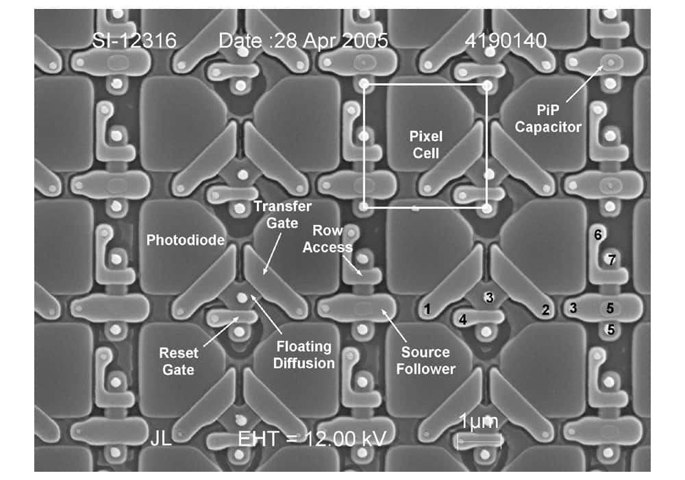 Vue au microscope électronique à balayage d'un capteur CMOS. © Semiconductor