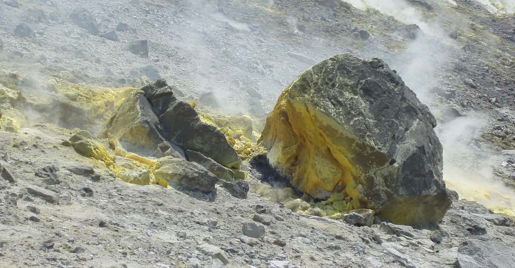 Le soufre des volcans. © Man77, Wikipedia, CC by 3.0