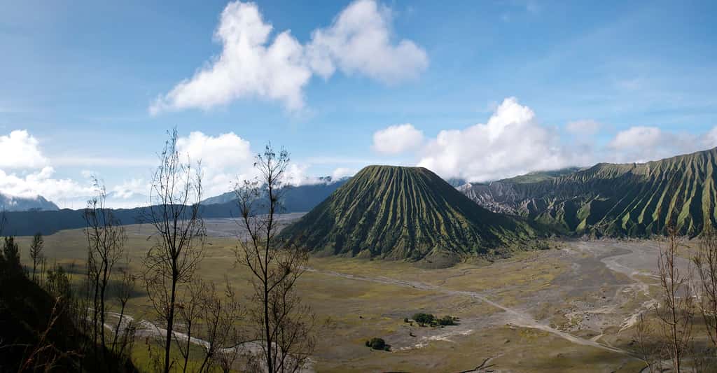 Mont Bromo volcan actif du Massif du Tengger Indonesia. © Hector Sevillano, CC By 2.0