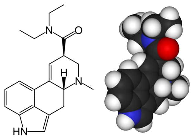 Formules topologique et tridimensionnelle de la molécule de LSD. © Benjah-bmm27, Wikimedia commons, DP
