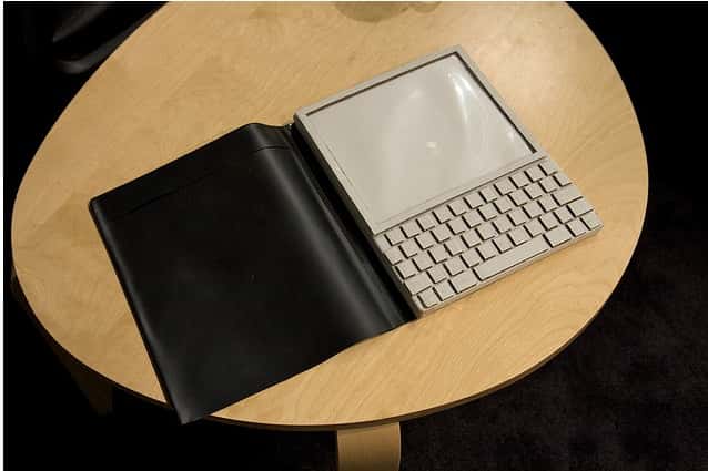 Un prototype du Dynabook, conçu il y a quarante ans par Alan Kay, précurseur des générations de tablettes l’ayant suivi. © Marcin Wichary, Creative Commons
