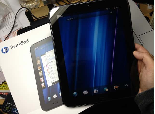 Par sa rareté, le HP Touchpad est presque devenu un objet de collection aisément personnalisable avec le système Android. HP fournit depuis le système d’exploitation de la tablette, webOS, gratuitement à la communauté. © Masaru Kamikura, Creative Commons