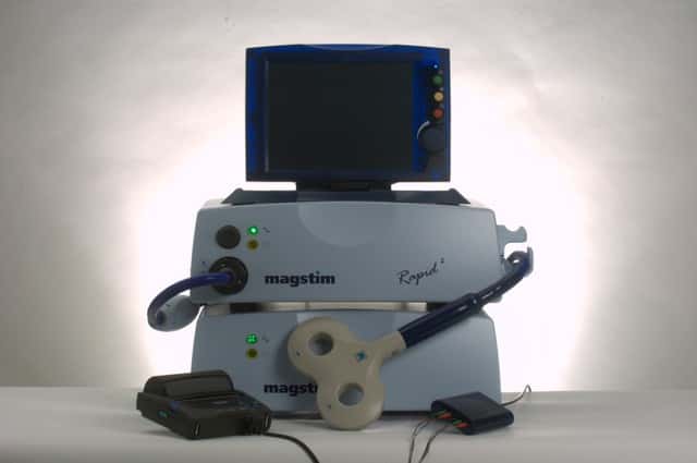 La stimulation magnétique transcrânienne fait partie des dernières avancées scientifiques pour la guérison des cas sévères de dépression. © Magstim.com