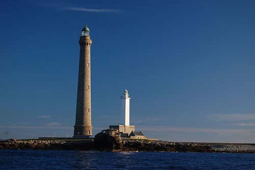 Le phare de l'île Vierge est le plus haut d'Europe. Il s'élève à 82,50 mètres. © Falken, licence Creative Commons Paternité, partage des conditions initiales à l’identique 3.0 Unported, 2.5 Générique, 2.0 Générique et 1.0 Générique
