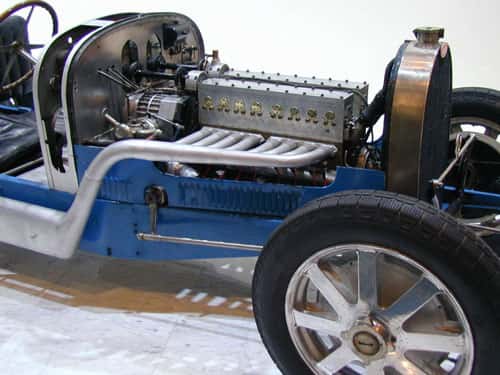 Le moteur d'une Bugatti 16 soupapes. © Gérard Delafond, license version 1.2 or any later