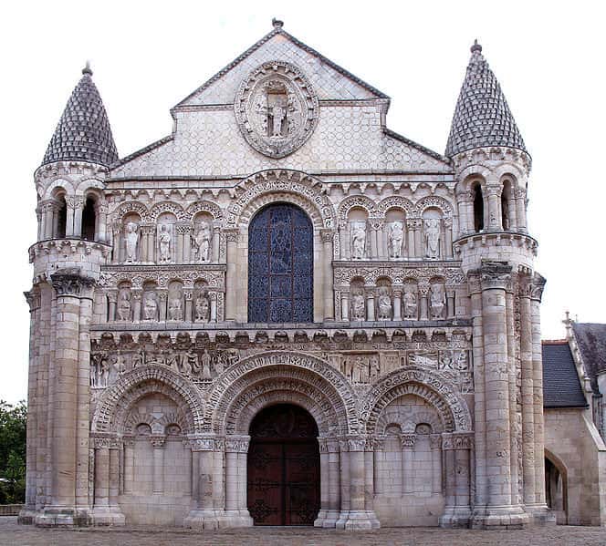    <br>Façade ouest de l’église Notre-Dame-la-Grande à Poitiers. © Codex, Wikipédia
