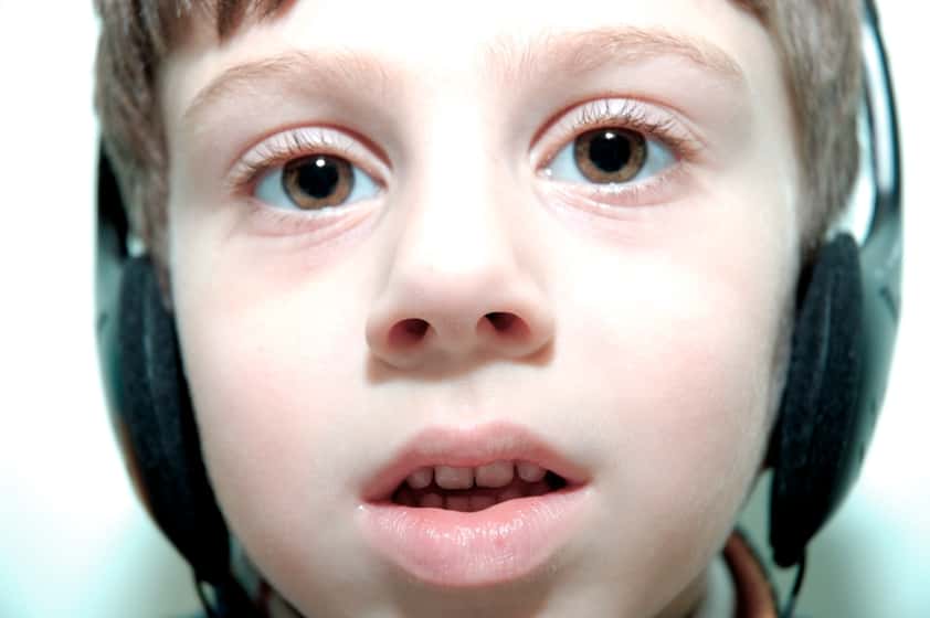 Un enfant enfermé dans son monde. L'autisme infantile, décrit pour la première fois par Kanner, en est la forme la plus célèbre. © Webking, <a target="_blank" href="http://bit.ly/Kh6tfi">StockFreeImages.com</a>