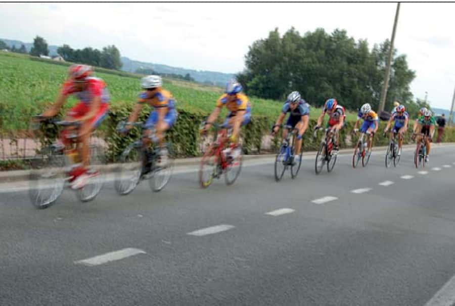Le Tour de France n'échappe pas au dopage, et ce, depuis les toutes premières courses, à la fin du XIX<sup><em>e</em></sup> siècle. © DR