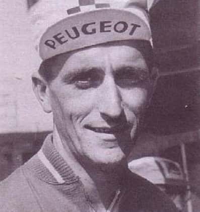En 1967, le champion du monde de cyclisme Tom Simpson meurt en pleine ascension du col du Ventoux. © DP
