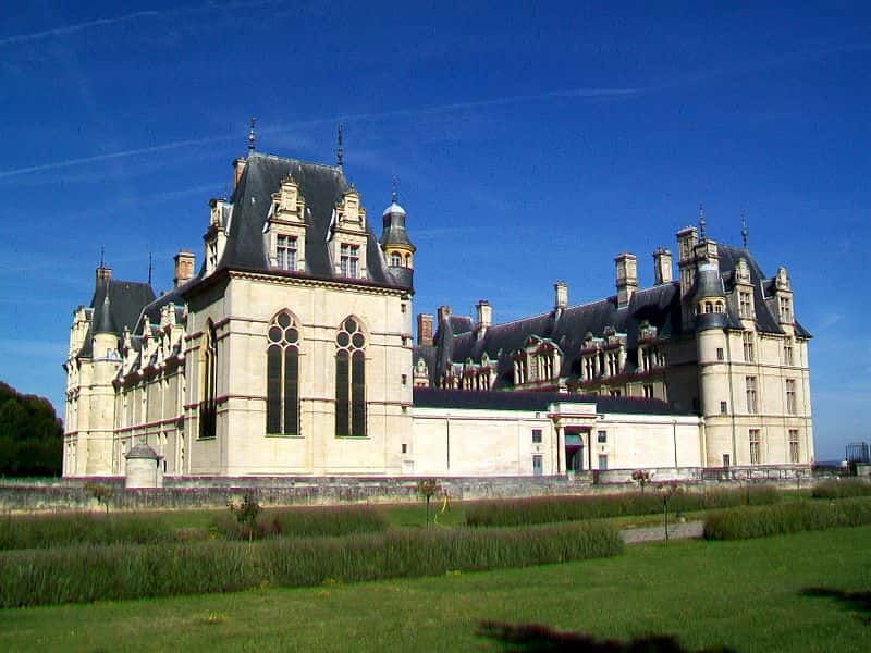 La façade est du château d'Écouen, dans le Val-d’Oise. Il abrite de nombreuses collections d’objets liés à la Renaissance. © P. Poschadel, cc by sa 3.0