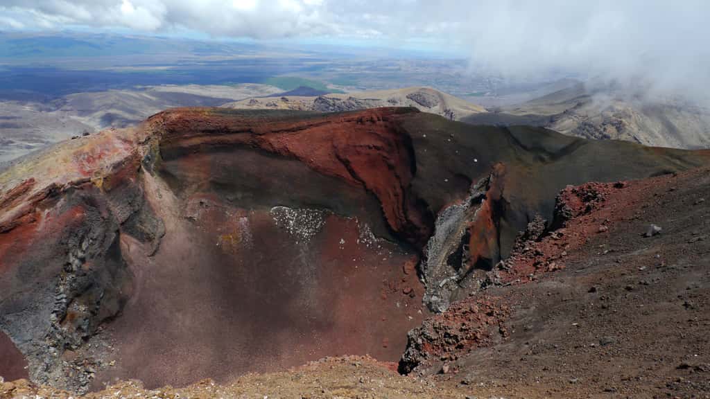 Red Crater du mont Tongariro, au sein du <em>Tongariro National Park</em>. © Bruno Cédat