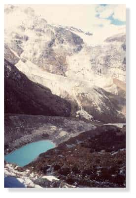<br />Cordillère Blanche, Laguna Artesonraju (4600 m), Pérou.<br />&copy; IRD/Bernard Pouyaud. 