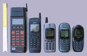 <br />Evolution des GSM Siemens entre 1992 (GH172) et 2002 (ME45).