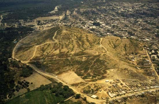 <br />Fig. 9 : Vue aérienne du site de Cerro Ñañañique &copy; J. Guffroy IRD