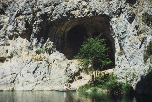 <br />Grotte de la Baume de l'eau &copy; Jean Courtin