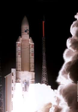 <br />Fusée Ariane 5 au décollage &copy; Crédit Arianespace