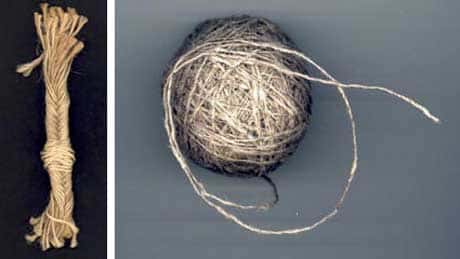 A gauche : Cordage de chanvre - A droite : Pelote de ficelle de chanvre de fabrication artisanale, filé dans une ferme de l'Aveyron au XIXème siècle.