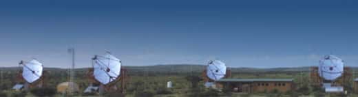   <br />Photographie des 4 télescopes de l'expérience HESS en Namibie 