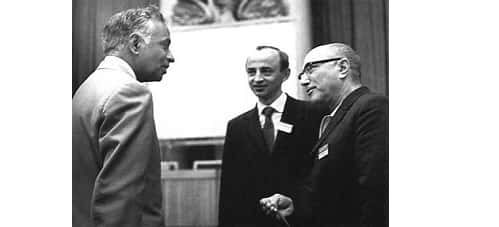 De gauche à droite Chandrasekhar, Novikov et Zeldovich. © DR