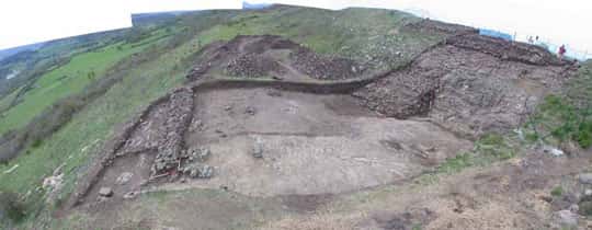 <br /> Vue panoramique du site à la fin des fouilles 2003   &copy; Photos : Thomas Pertelwieser, ARAFA  - Reproduction et utilisation interdites  