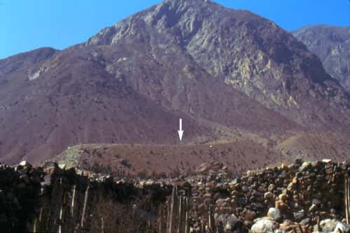 Figure 13 : vue du site de Checta depuis la basse vallée. © J. Guffroy, reproduction et utilisation interdites 