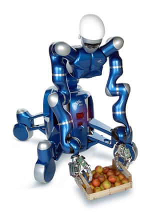 Le robot anthropomorphe Justin et sa base à roues à géométrie variable. © Courtesy of DLR