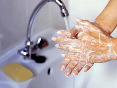 Se laver les mains fait partie des compulsions les plus fréquentes. Néanmoins, ce geste n’apaise que partiellement le patient. © DR