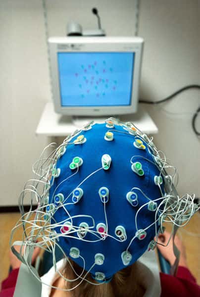 L’électroencéphalogramme ne permet pas de mesurer les rêves, il renseigne sur les phases de sommeil. © DR