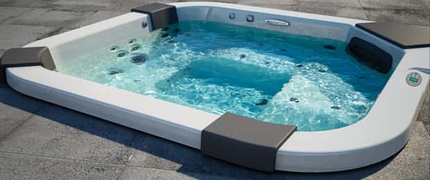 Les spas encastrables s'intègrent comme une piscine. © Jacuzzi<sup>®</sup>