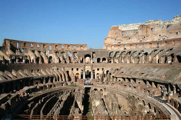 Intérieur du Colisée de nos jours, aussi appelé amphithéâtre Flavien, à Rome. © Jean-Pol Grandmont, CC by-sa 3.0