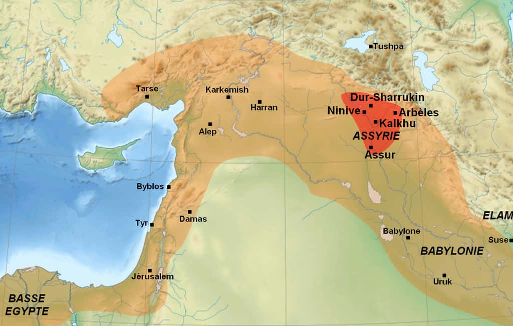 Les calendriers assyrien et hittite sont peu connus. L'Assyrie, qui a été fondée au XIV<sup>e</sup> siècle av. J.-C, est une région antique du nord de la Mésopotamie. Elle tient son nom de la ville d'Assur qui, elle-même, porte cette dénomination en référence à sa divinité, le dieu Assur. © DR